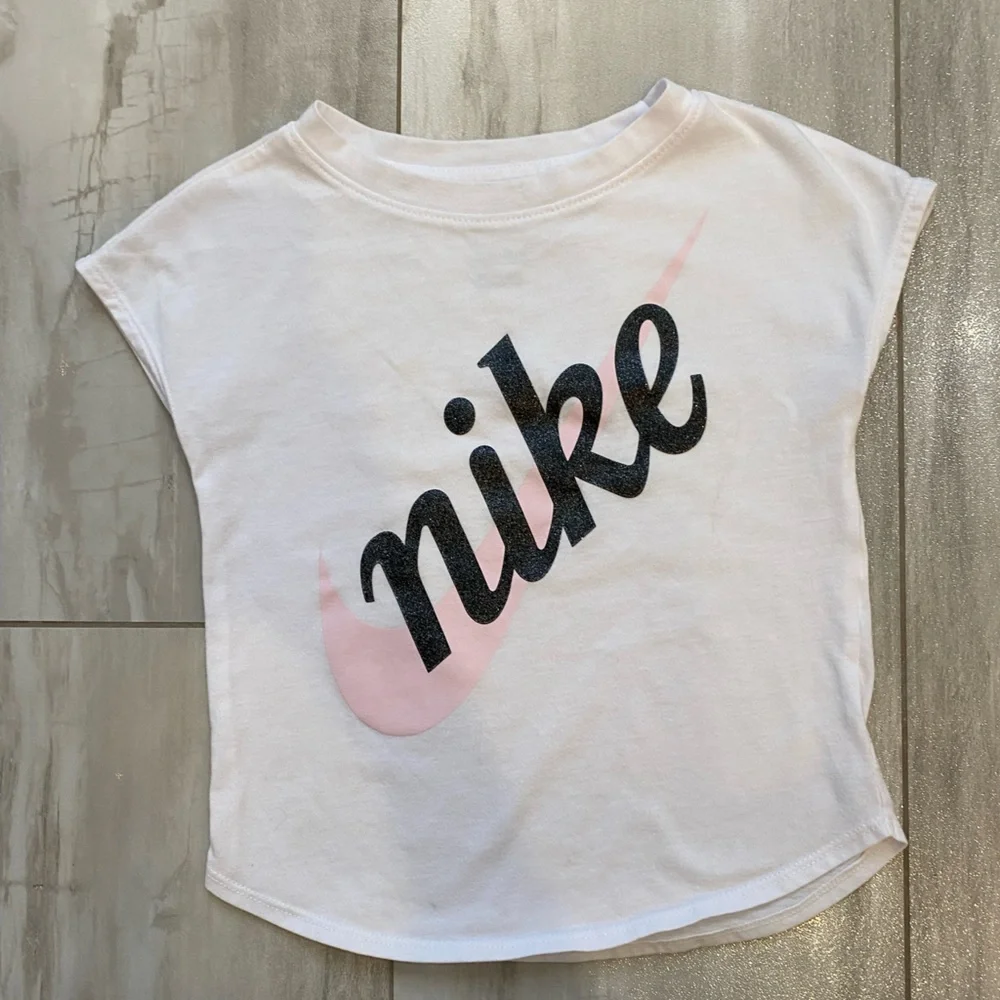 Nike Muscle T-Shirt with Matching Pink Athletic Shorts Set, girls XS 3-4 - Picture 4 of 10